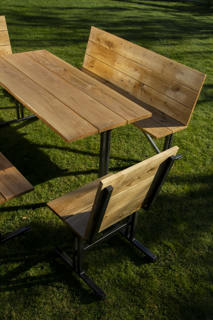Meble ogrodowe zestaw picinic, 2 ławki, 2 krzesła, stół z litego drewna dębowego i surowej stali. Do ogrodu,domu,hotelu,parku, na taras,patio