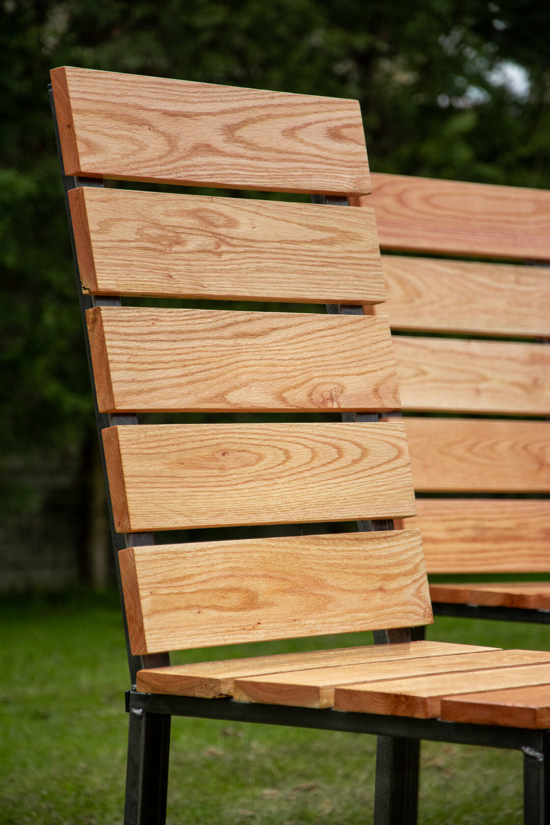 Krzesło ogrodowe Simple z litego drewna jesionowego i surowej stali, wooden manufacture meble ogrodowe do ogrodu,domu,restauracji,jadalni,hotelu
