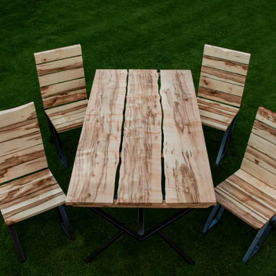 Stół ogrodowy Family z litego drewna klonowego i surowej stali, część zestawu mebli ogrodowych do ogrodu,domu,restauracji,jadalni,hotelu