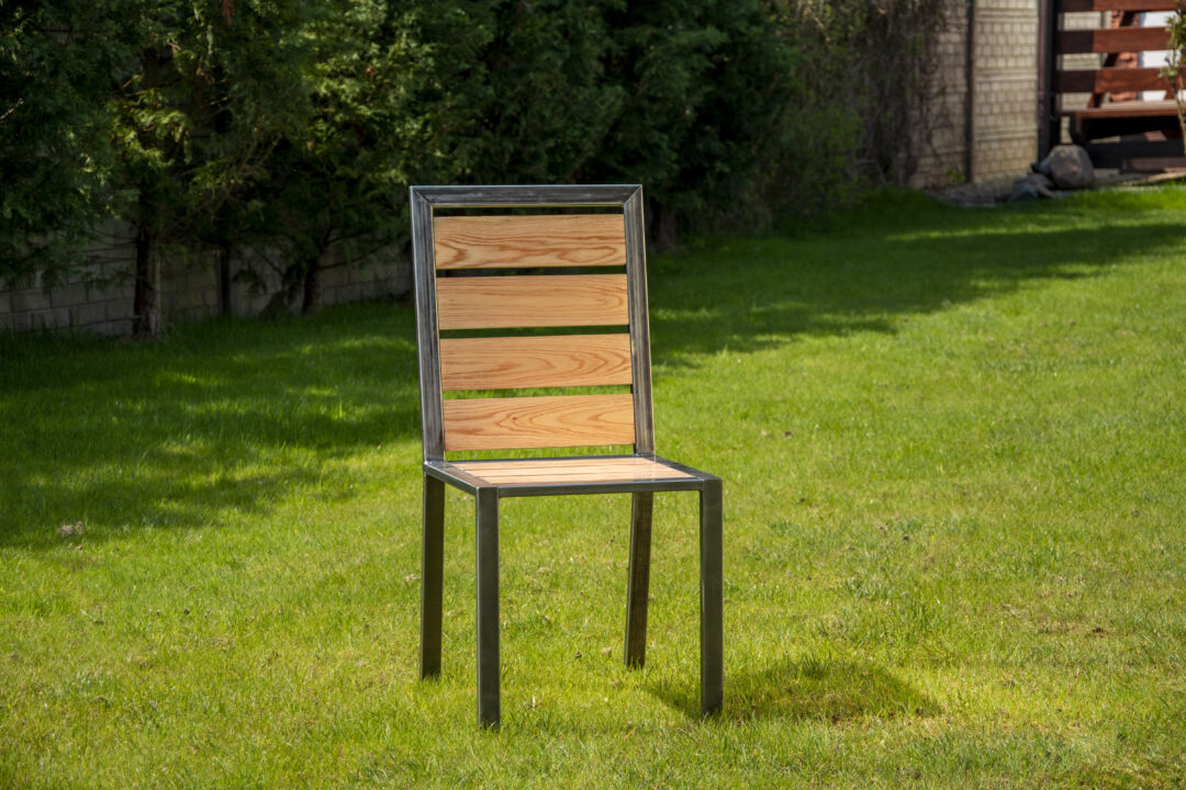 Krzesło ogrodowe Clean z litego drewna dębowego i surowej stali, wooden manufacture meble ogrodowe do ogrodu,domu,restauracji,jadalni,hotelu